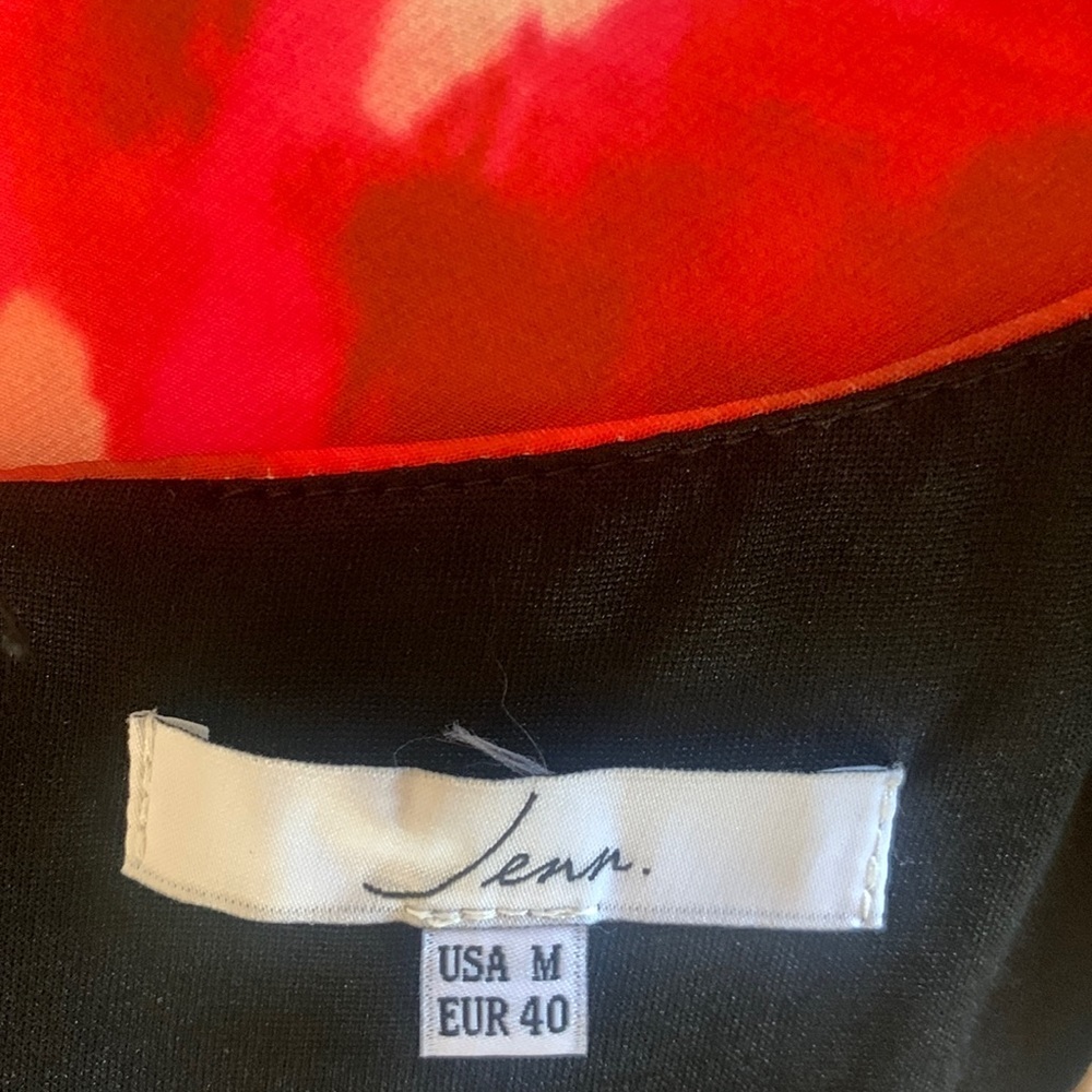 Vintage JENN sleeveless dress, sheath, red & purple on cream, back zipper. 40 - Picture 11 of 17